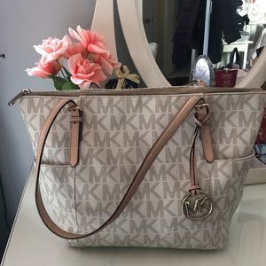 Micheal kors bag